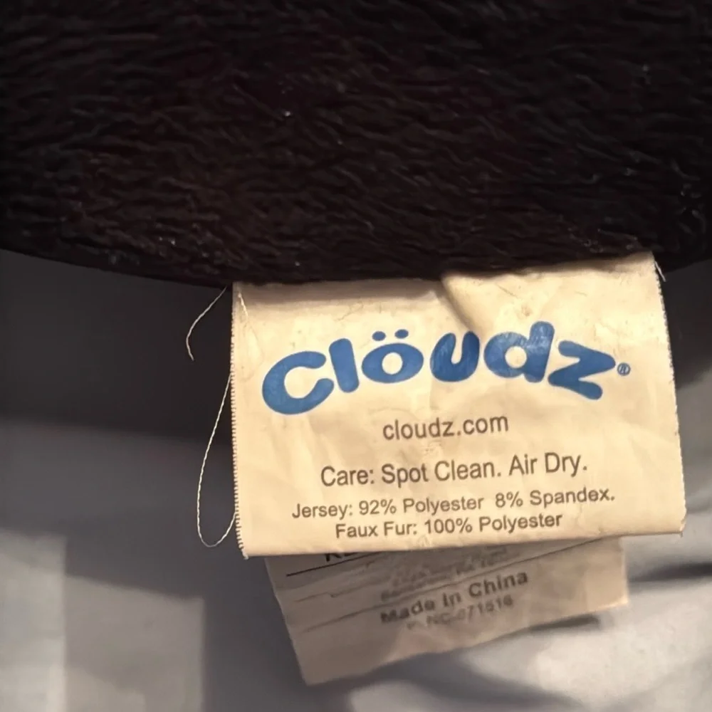 Black Travel Neck Pillow CLOUDZ micro bead foam